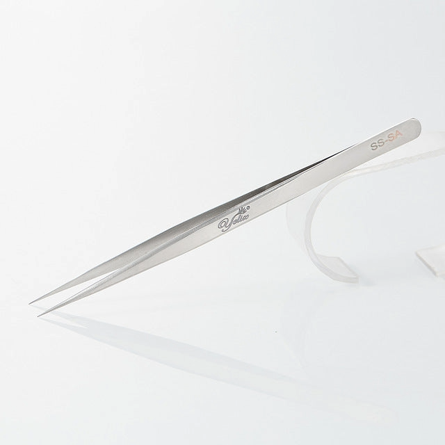 Tweezers